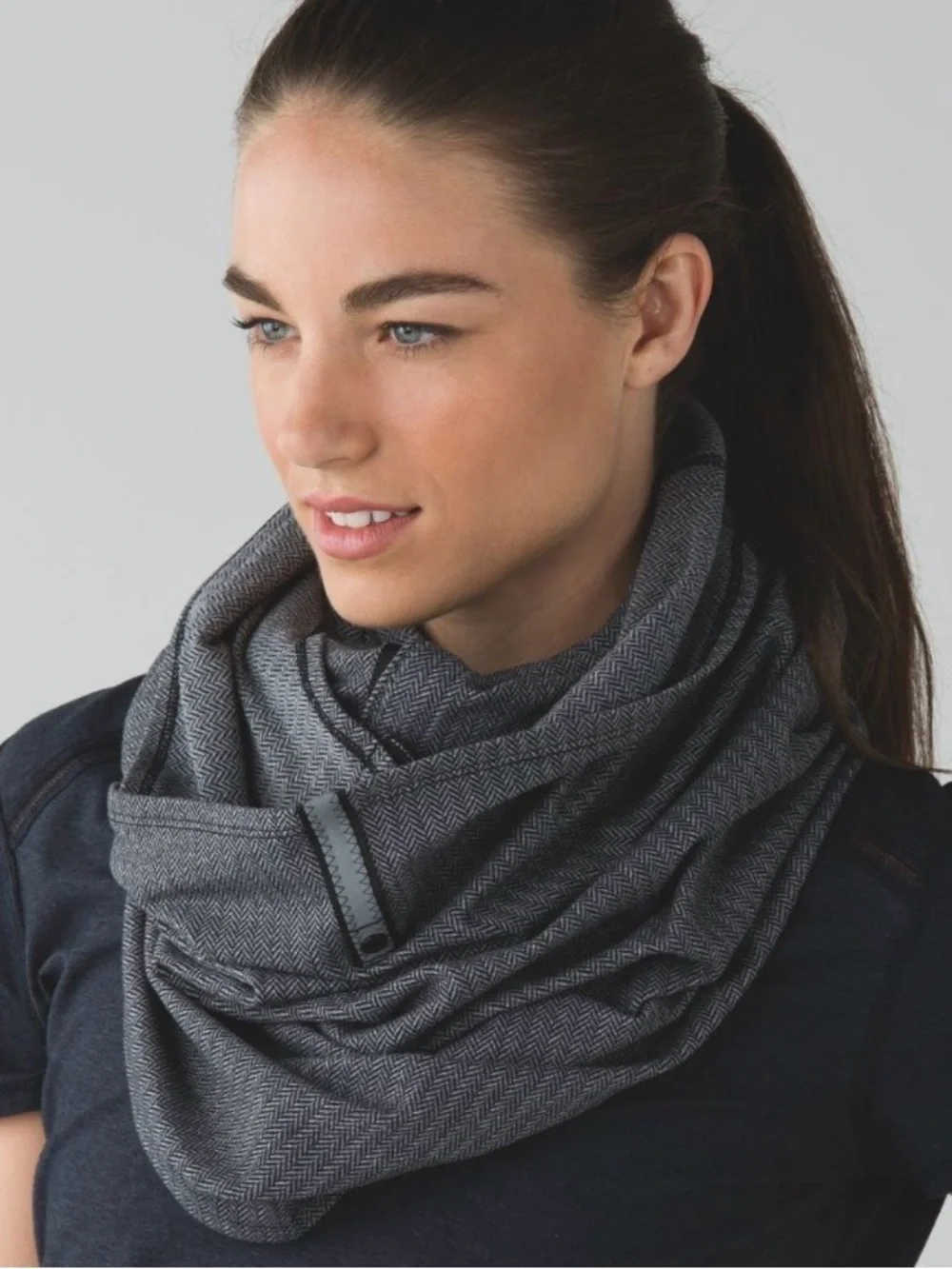 Lululemon Vinyasa Scarf Heathered Herringbone Heathered Slate Black Snap Button